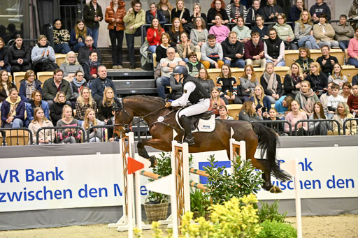  | 12022026 Indoor VS _327 