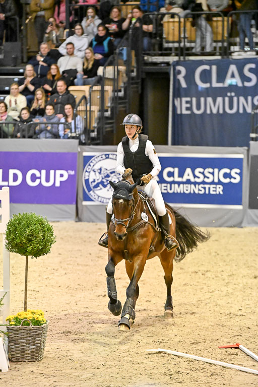  | 12022026 Indoor VS _332 