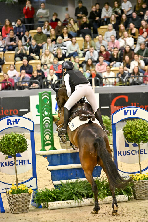  | 12022026 Indoor VS _334 