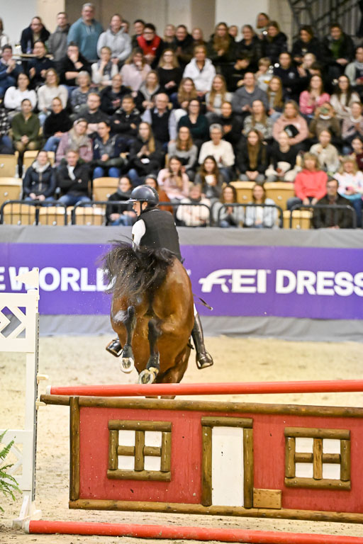  | 12022026 Indoor VS _337 