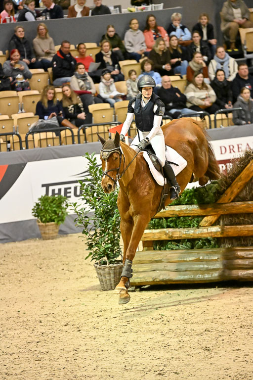  | 12022026 Indoor VS _353 