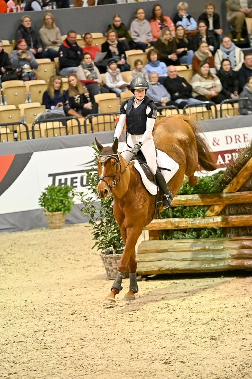  | 12022026 Indoor VS _354 