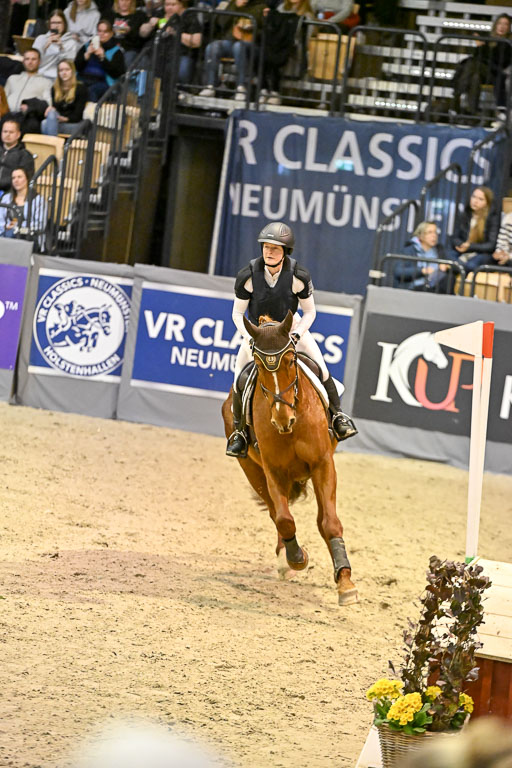  | 12022026 Indoor VS _369 