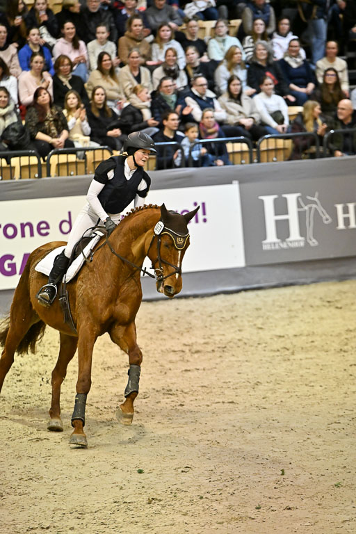  | 12022026 Indoor VS _374 