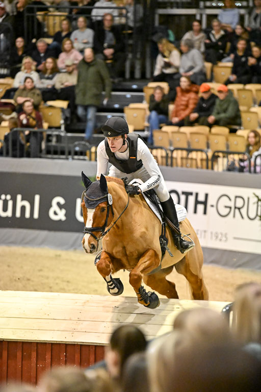  | 12022026 Indoor VS _382 