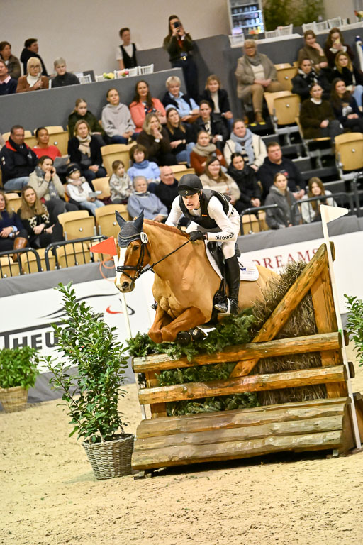  | 12022026 Indoor VS _386 