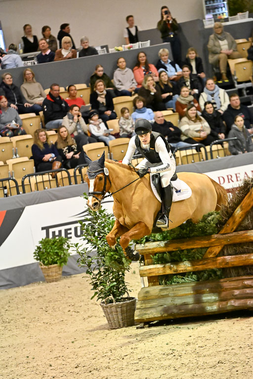  | 12022026 Indoor VS _388 