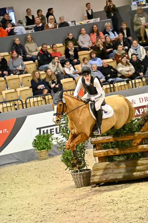  | 12022026 Indoor VS _389 