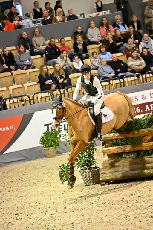  | 12022026 Indoor VS _390 