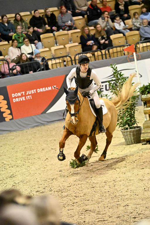  | 12022026 Indoor VS _395 