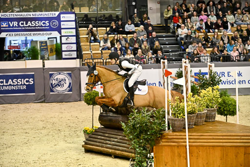  | 12022026 Indoor VS _404 