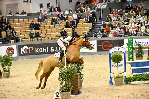  | 12022026 Indoor VS _412 