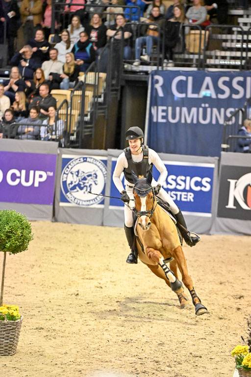  | 12022026 Indoor VS _417 