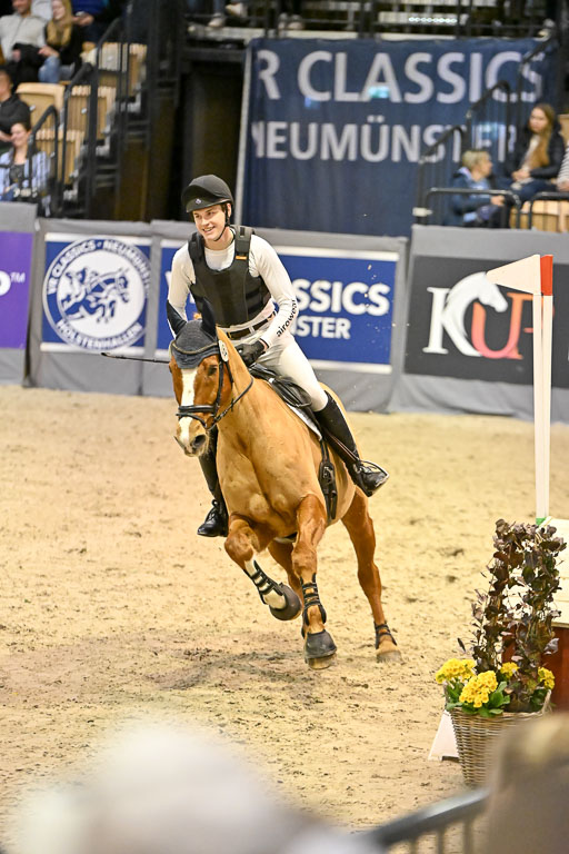  | 12022026 Indoor VS _419 