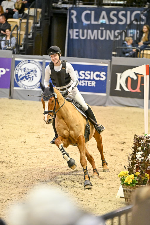  | 12022026 Indoor VS _420 