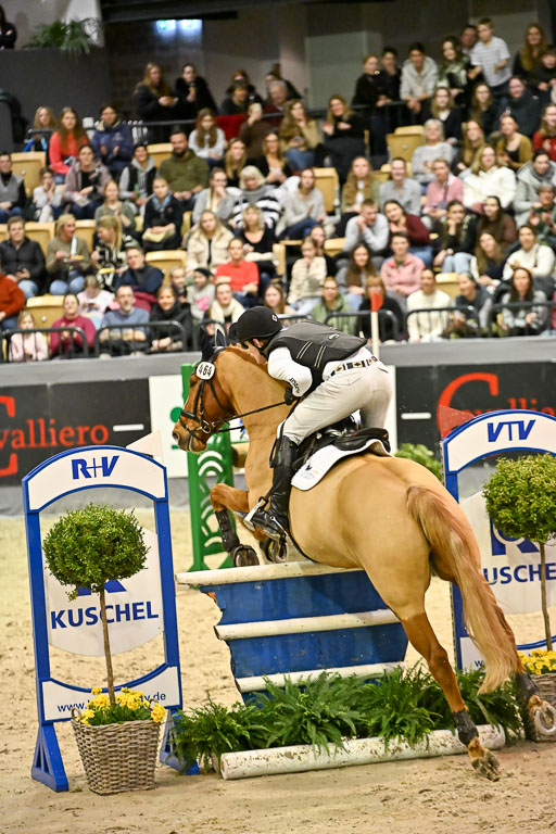  | 12022026 Indoor VS _422 