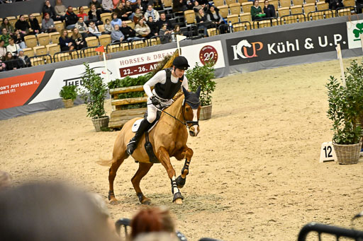  | 12022026 Indoor VS _423 