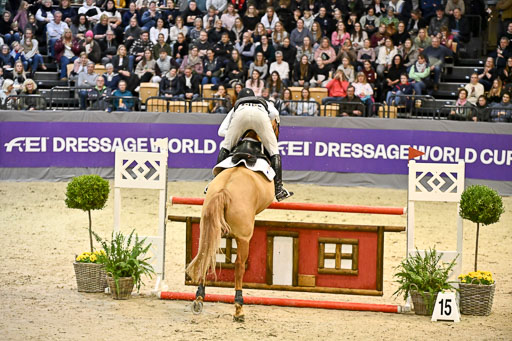  | 12022026 Indoor VS _424 