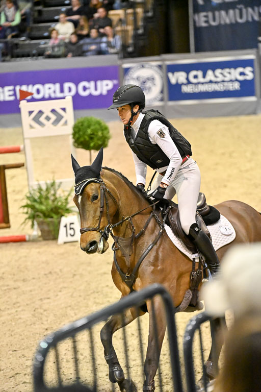  | 12022026 Indoor VS _435 