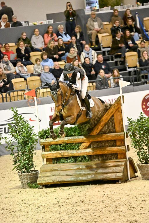  | 12022026 Indoor VS _437 