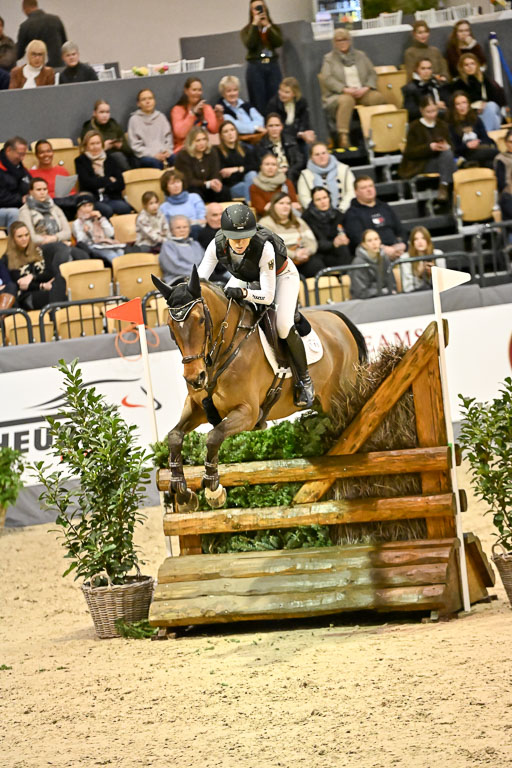  | 12022026 Indoor VS _438 