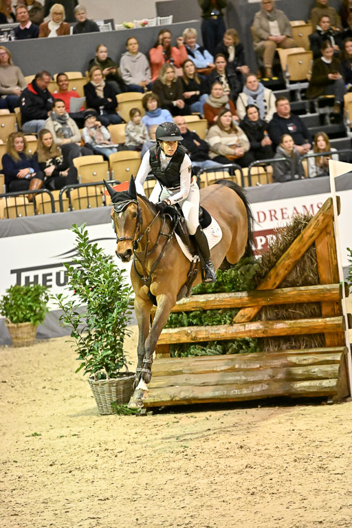  | 12022026 Indoor VS _439 