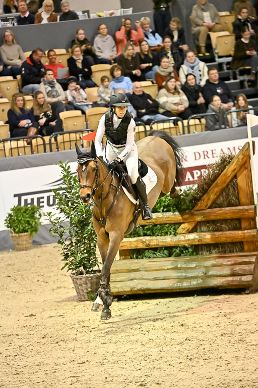  | 12022026 Indoor VS _440 