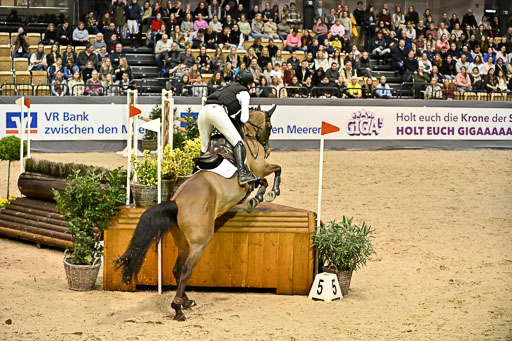  | 12022026 Indoor VS _443 