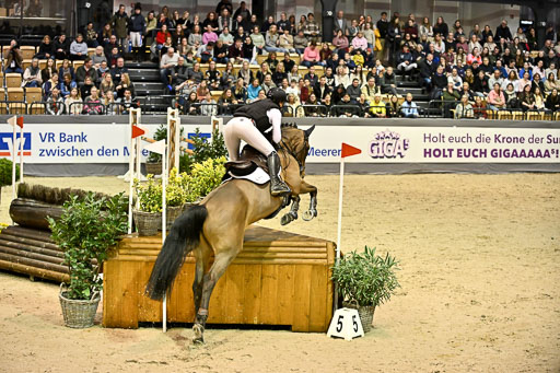  | 12022026 Indoor VS _444 