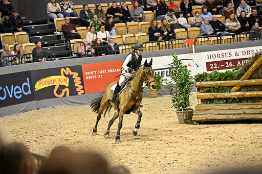  | 12022026 Indoor VS _458 