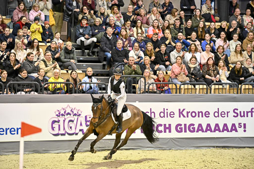  | 12022026 Indoor VS _469 