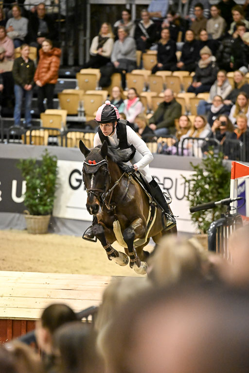  | 12022026 Indoor VS _476 