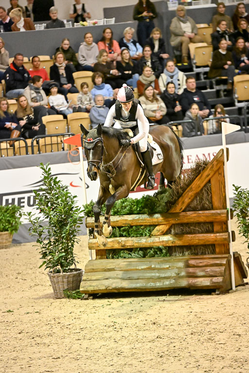  | 12022026 Indoor VS _487 