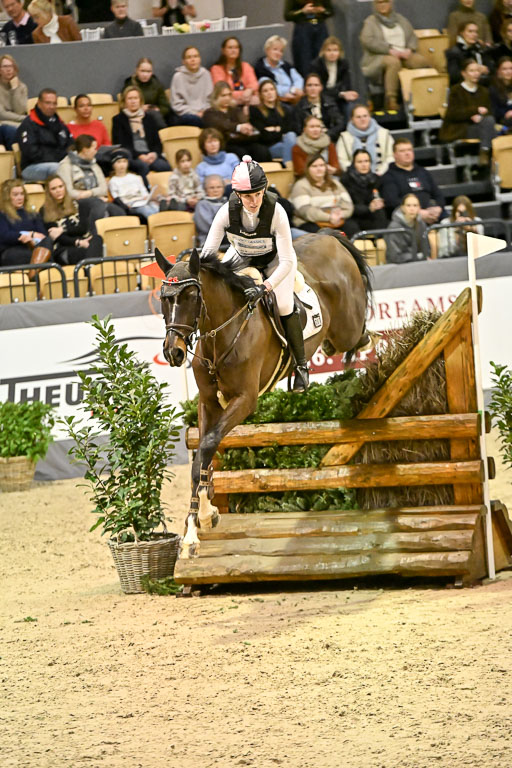  | 12022026 Indoor VS _488 