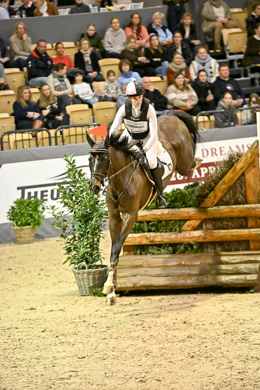  | 12022026 Indoor VS _489 