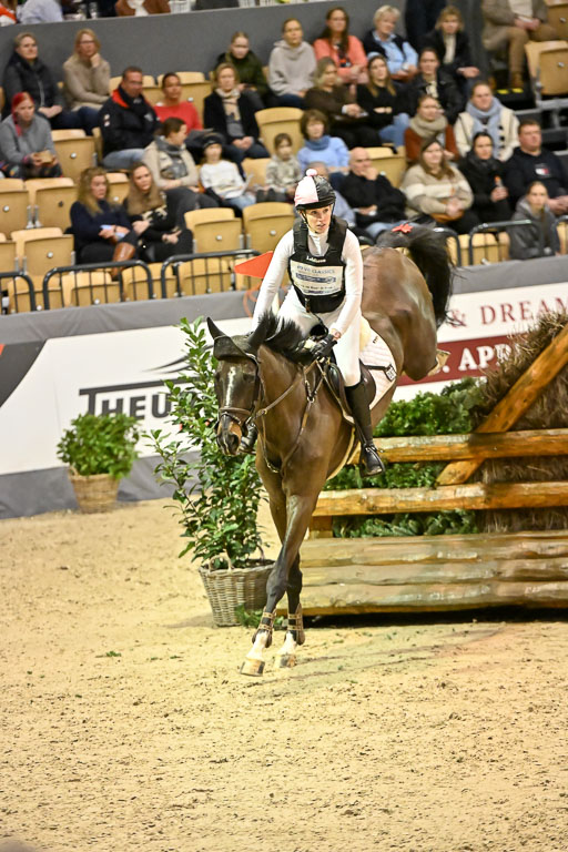  | 12022026 Indoor VS _490 