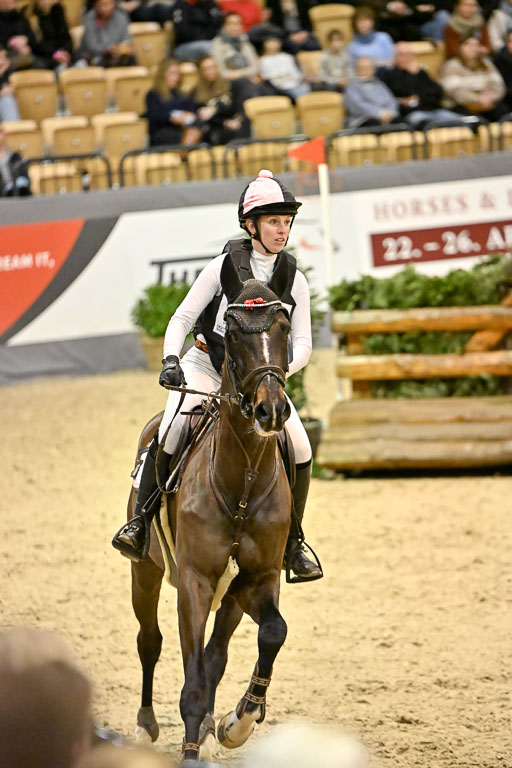  | 12022026 Indoor VS _493 