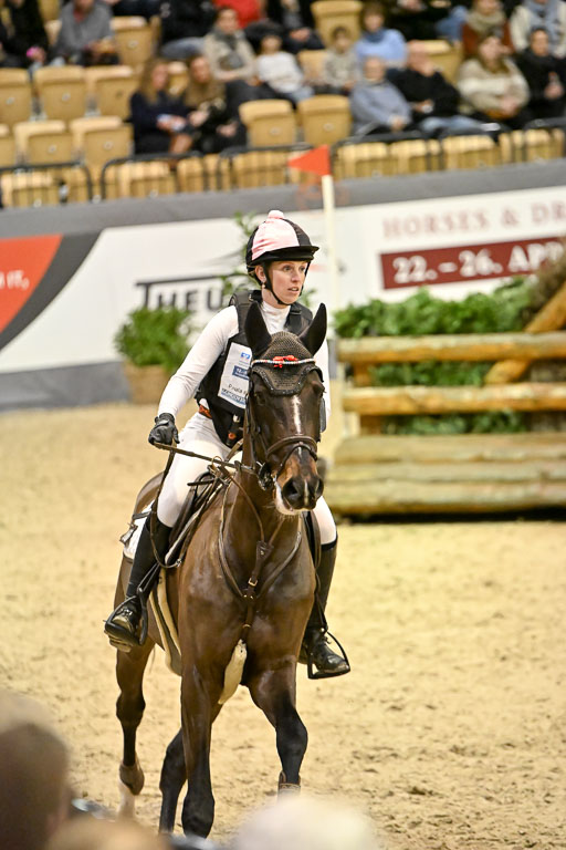  | 12022026 Indoor VS _494 