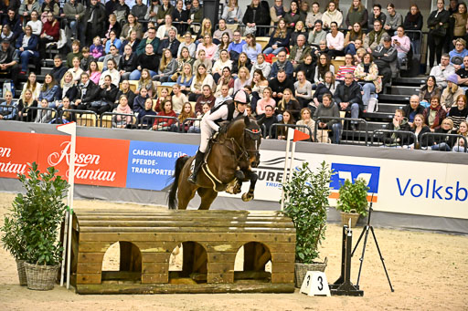  | 12022026 Indoor VS _501 