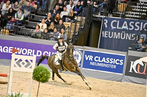  | 12022026 Indoor VS _521 