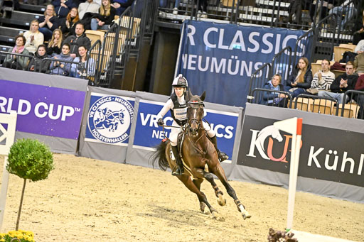  | 12022026 Indoor VS _523 