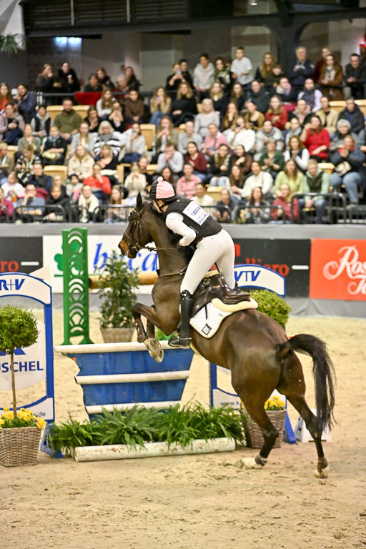  | 12022026 Indoor VS _527 