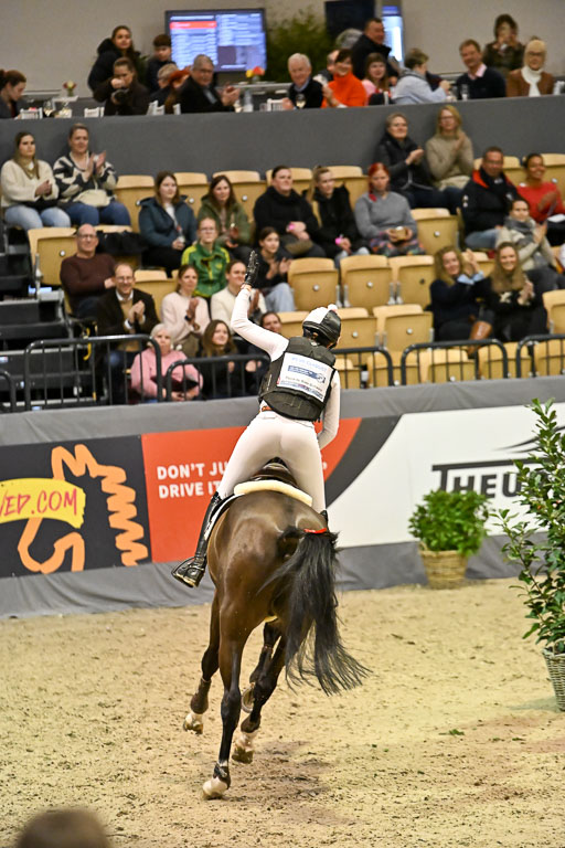  | 12022026 Indoor VS _543 