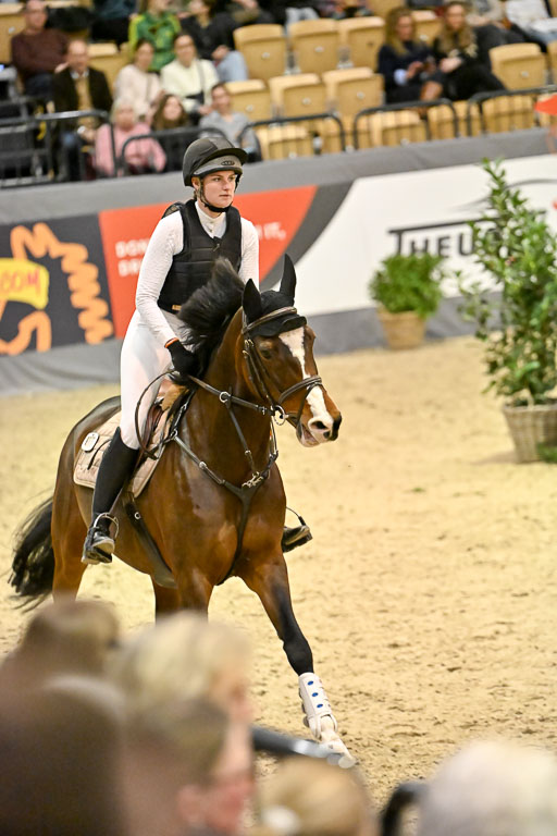  | 12022026 Indoor VS _555 