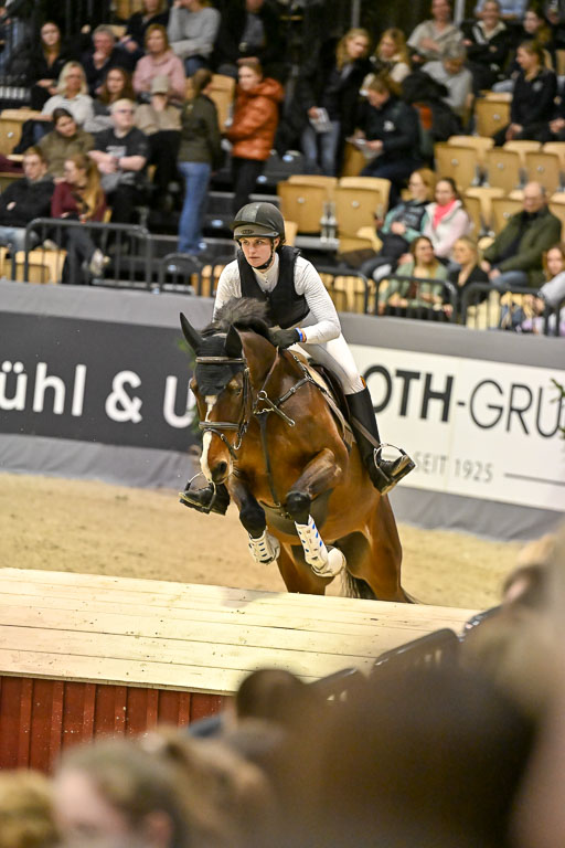  | 12022026 Indoor VS _557 