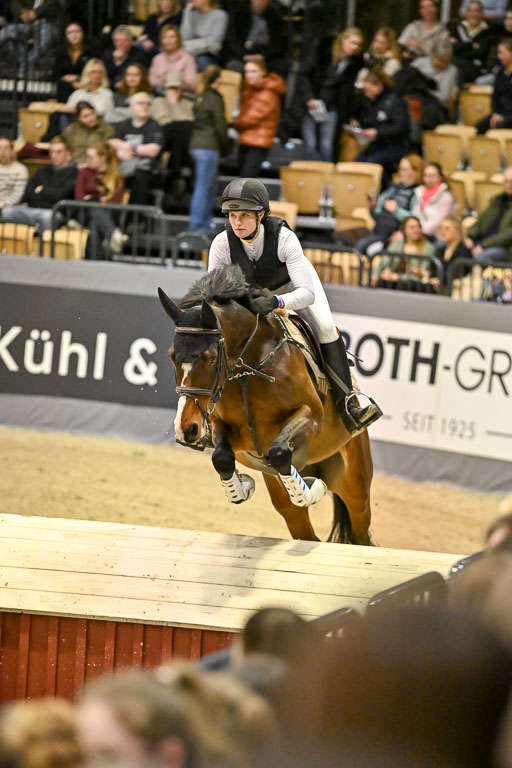  | 12022026 Indoor VS _558 