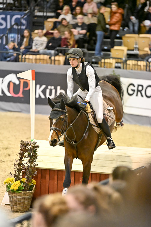  | 12022026 Indoor VS _561 