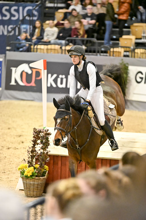  | 12022026 Indoor VS _562 