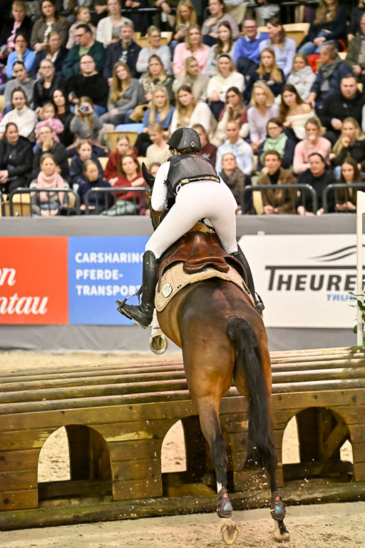  | 12022026 Indoor VS _564 