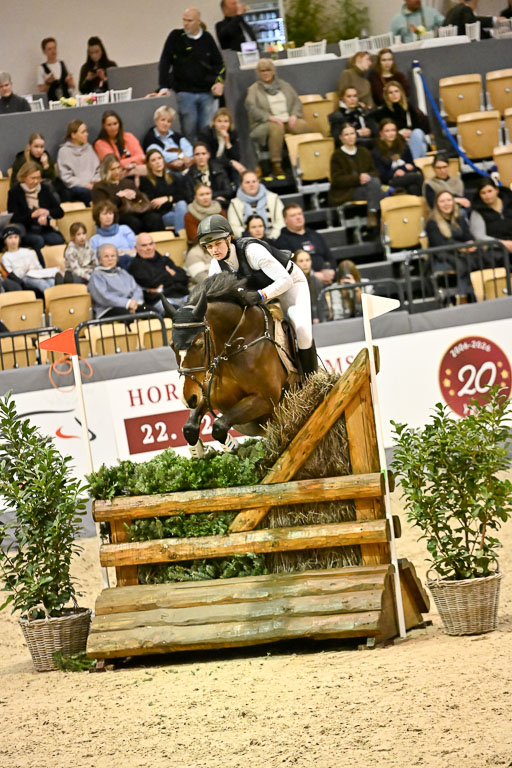  | 12022026 Indoor VS _567 